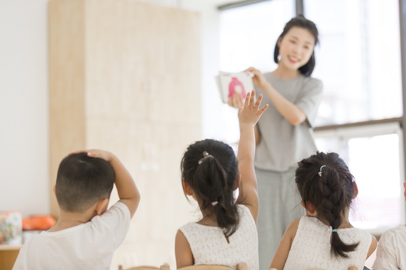 集体教学活动应遵循“儿童的大纲”